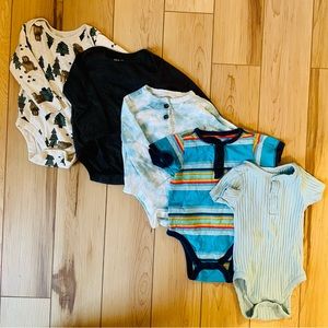Lot of Old Navy onesies 6-12 mo.
